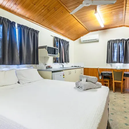 Harbour Lights Tourist Park Hotel Bowen Exterior photo